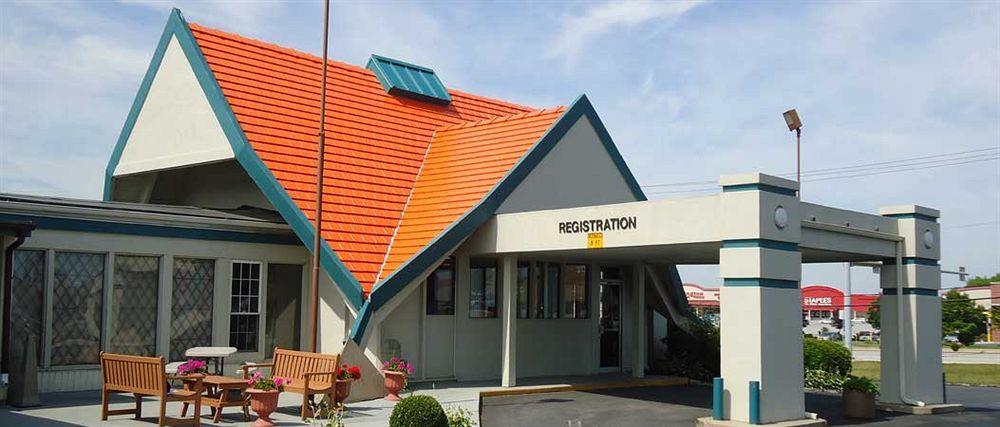 Budget Host Inn & Suites Fertility Exterior photo